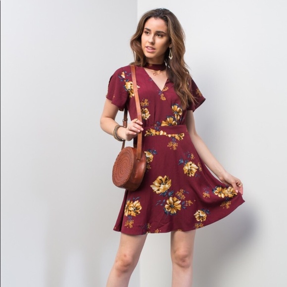 front cut floral dress🌸💃👗 - Picture 2 of 7